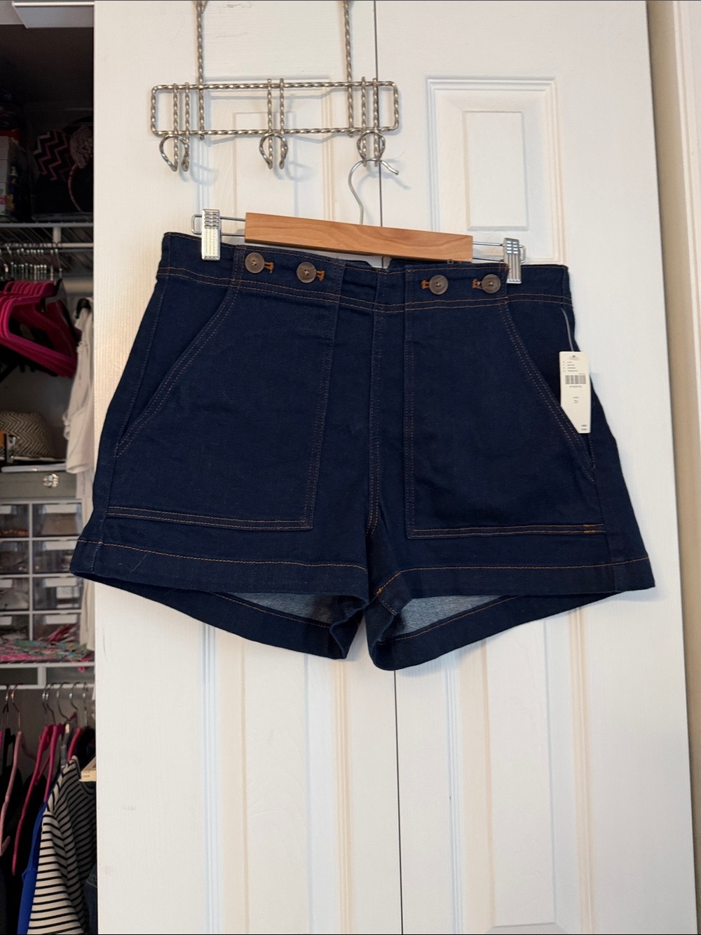 BNWT Pilcro shorts size 31